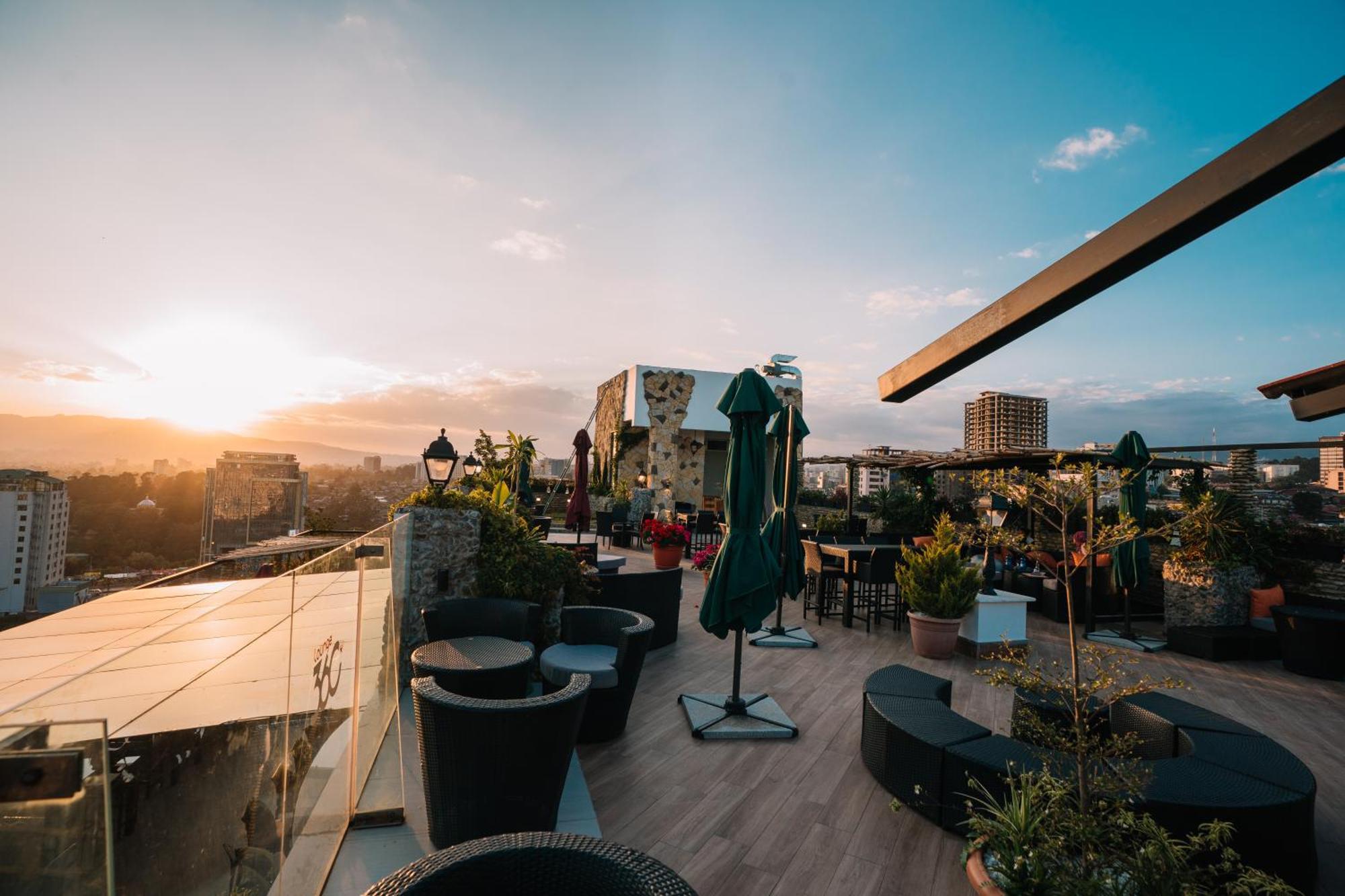 Monarch Hotel Addis Abeba Zewnętrze zdjęcie