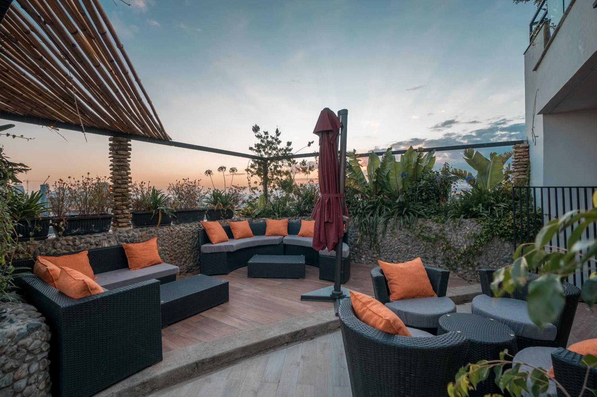 Monarch Hotel Addis Abeba Zewnętrze zdjęcie