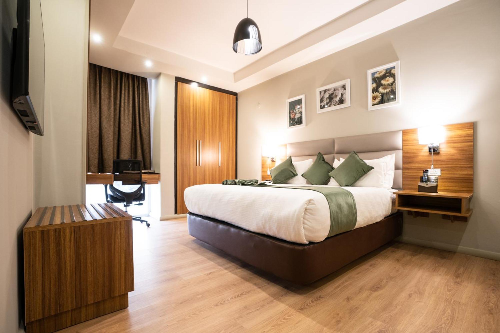 Monarch Hotel Addis Abeba Zewnętrze zdjęcie