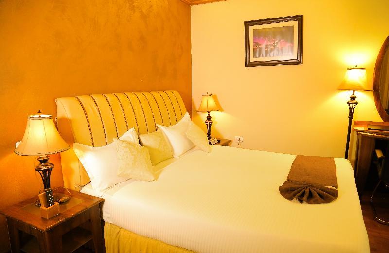 Monarch Hotel Addis Abeba Zewnętrze zdjęcie